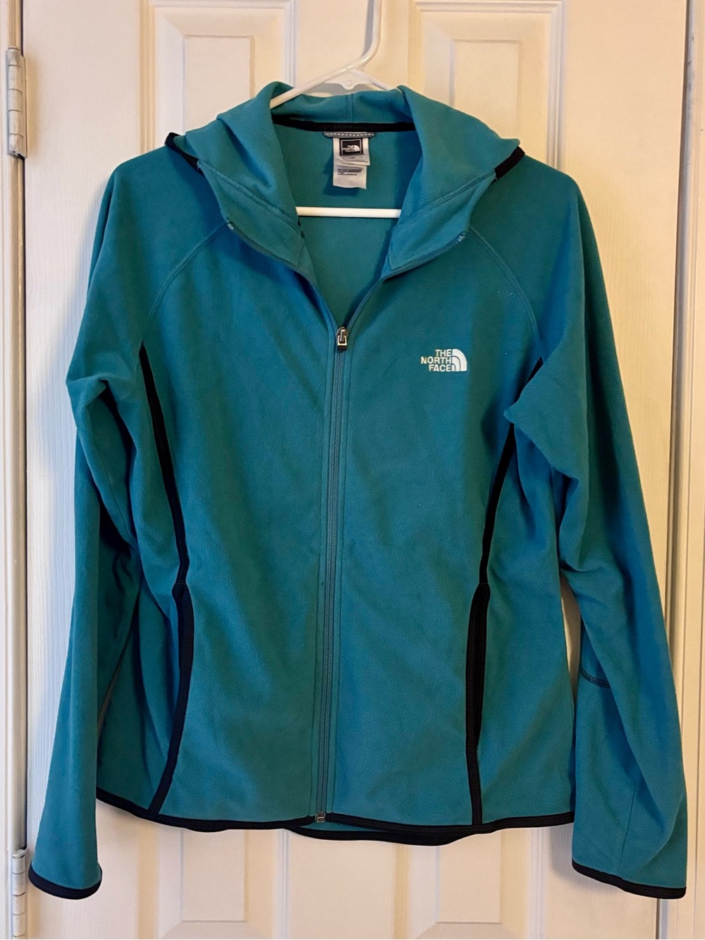 The North Face TKA 100 Hooded Full Zip Fleece - Women’s Large